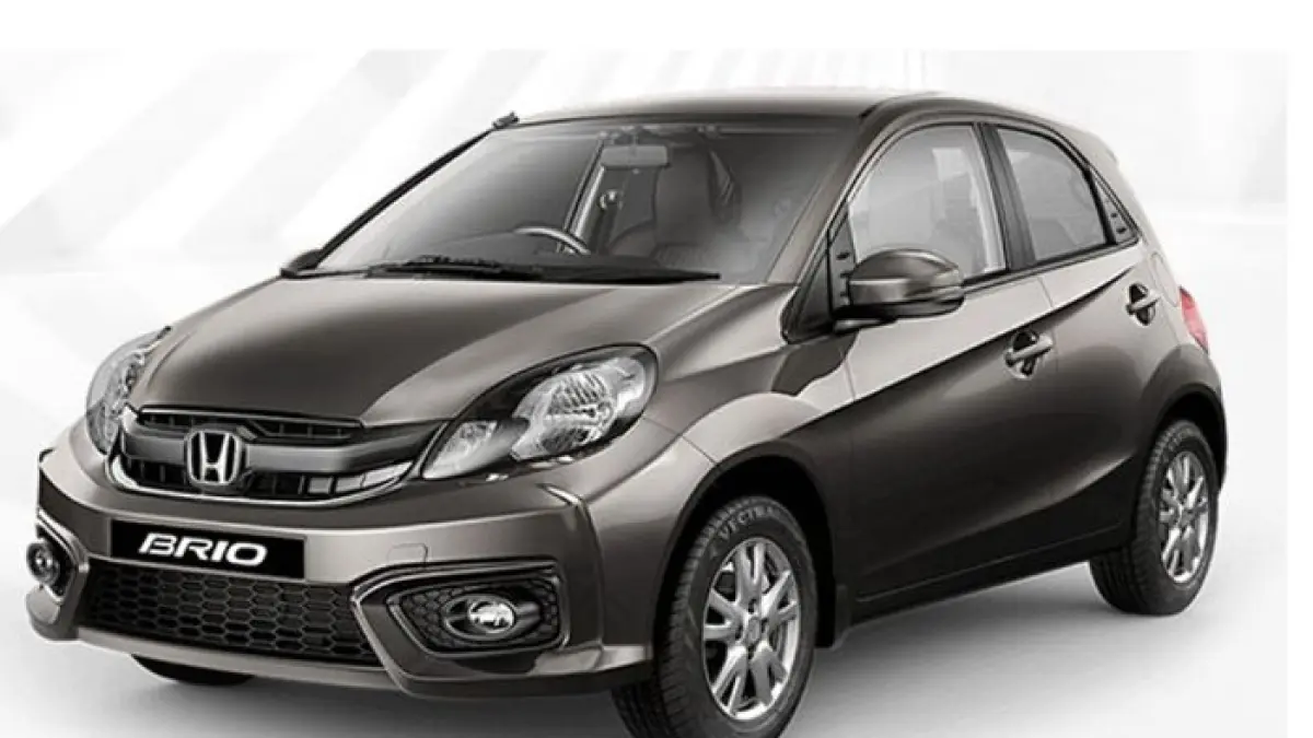 Harga Honda Brio 2026 varian RS kini sekitar Rp270 jutaan dengan kamera 360, Apple CarPlay, Android Auto, dan fitur baru yang lebih modern. (PINTEREST)