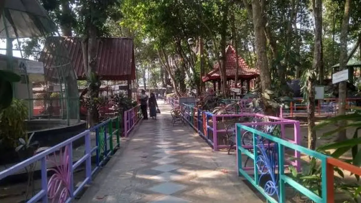 Taman Kebon Rojo Blitar