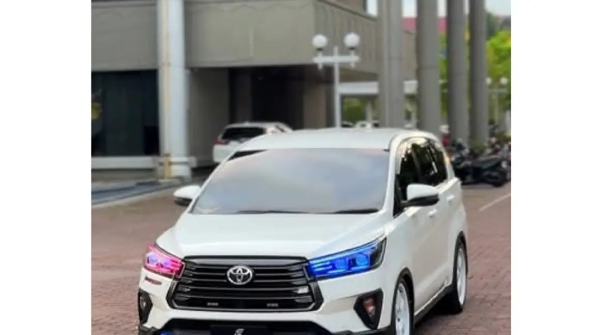 Suzuki XL7 tampil elegan berkat modifikasi kaki-kaki, captain seat, audio premium, dan knalpot custom dengan biaya modifikasi sekitar Rp60 jutaan.(Pinterest)