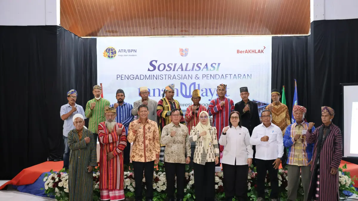 Untuk meningkatkan pemahaman masyarakat hukum adat mengenai proses sertipikasi tanah ulayat, Kementerian Agraria dan Tata Ruang/Badan Pertanahan Nasional (ATR/BPN) menggelar Sosialisasi Pengadministrasian dan Pendaftaran Tanah Ulayat di Kabupaten Buton Selatan, Rabu (01/07/2026). Forum ini memberikan gambaran mengenai tahapan yang harus ditempuh masyarakat hukum adat hingga bisa memperoleh sertipikat tanah.
