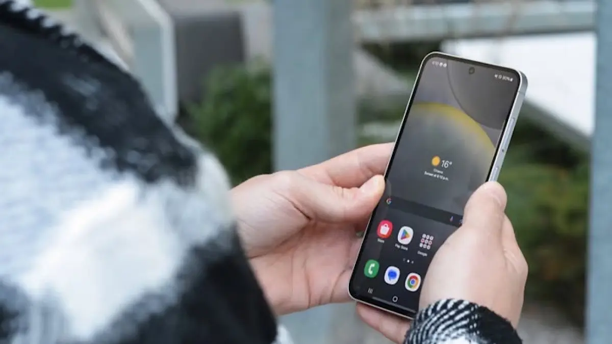 Bixby Samsung adalah asisten AI bawaan Galaxy yang memiliki fitur Voice, Vision, dan Modes and Routines untuk memudahkan aktivitas sehari-hari.(pinterest)