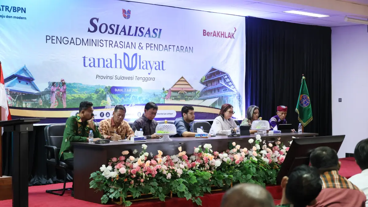 Kabupaten Buton memiliki sejarah panjang sebagai wilayah dengan masyarakat hukum adat yang masih lestari.