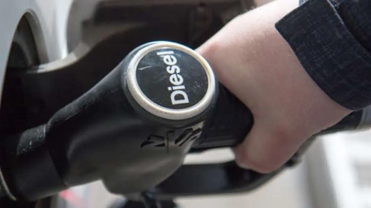 Mobil diesel bekas di bawah Rp100 juta masih layak dibeli. Simak rekomendasi Isuzu Panther, Kijang Diesel, Mitsubishi Kuda hingga Captiva.(pinterest)
