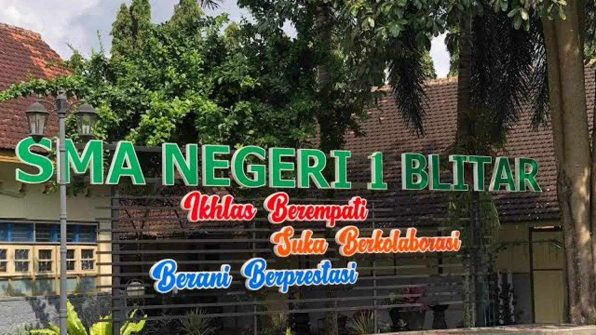 SMA Negeri 1 Kota Blitar terus mempertahankan reputasinya sebagai sekolah unggulan dengan prestasi akademik, karakter, dan inovasi yang membanggakan.