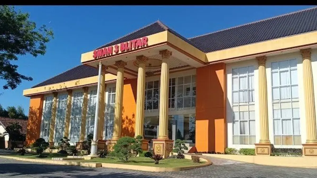 SMA Negeri 3 Kota Blitar terus membangun budaya prestasi melalui pendidikan berkualitas, penguatan karakter, dan pengembangan potensi setiap peserta didik.