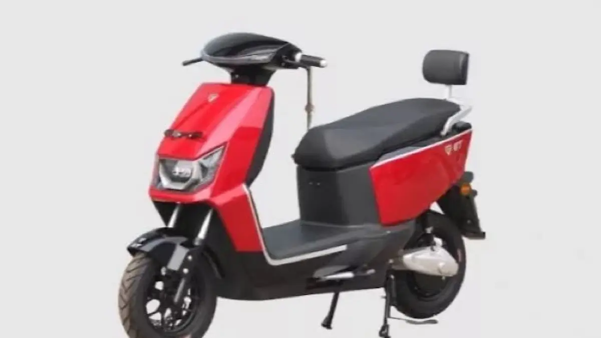 Winfly M135H 2026 hadir sebagai motor listrik flagship dengan dual baterai, jarak tempuh hingga 180 km, fast charging, dan top speed 105 km/jam.(pinterest)