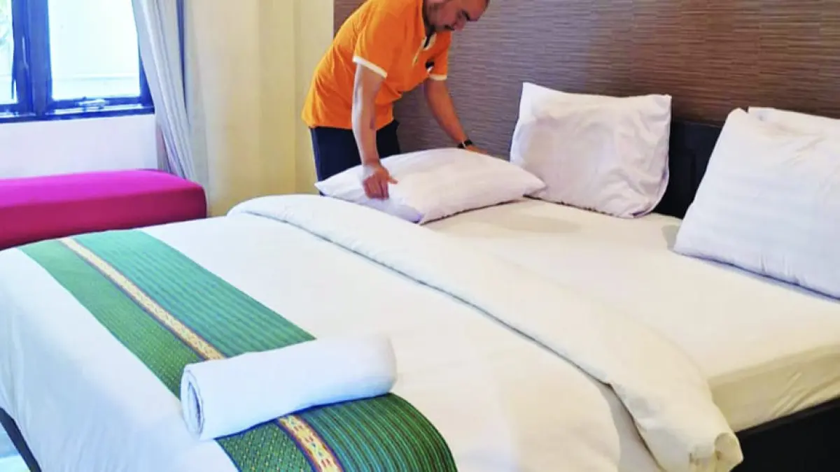 Suasana lobi hotel di Blitar Raya tampak lengang. PHRI menyebut tingkat okupansi hotel turun hingga lebih dari 50 persen akibat maraknya kos harian yang belum memiliki regulasi dan perizinan yang jelas.