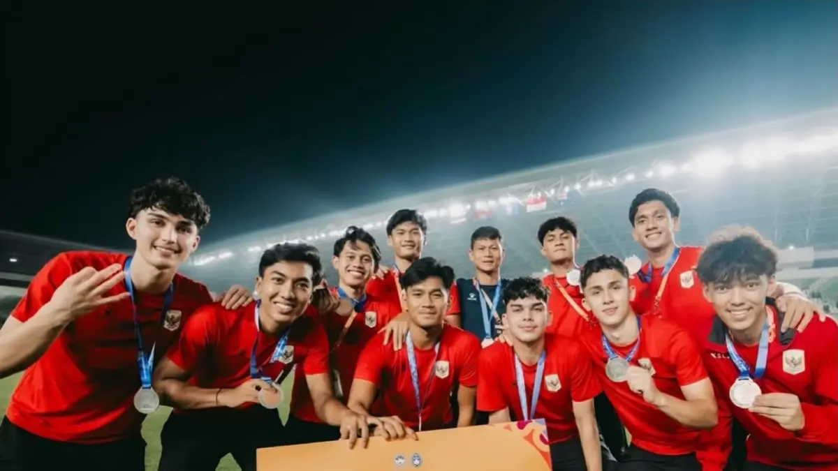 Ezra Walian tak masuk daftar 50 pemain Timnas Indonesia untuk Asian Championship 2026. John Heitinga mengungkap alasan cedera dan urusan keluarga.(pinterest)