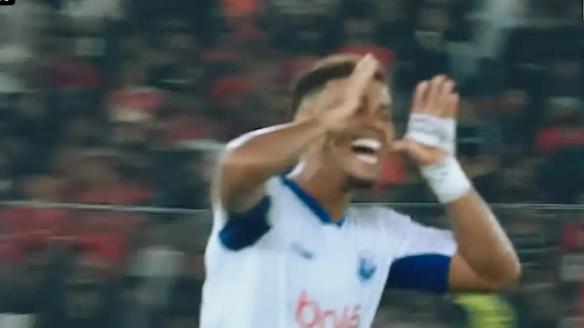 Rumor transfer Arema FC terbaru memanas! Gelandang asal Brazil Christian Roque masuk radar buruan utama untuk gantikan Ryan Anderson Kareca. (SC YOUTUBE)
