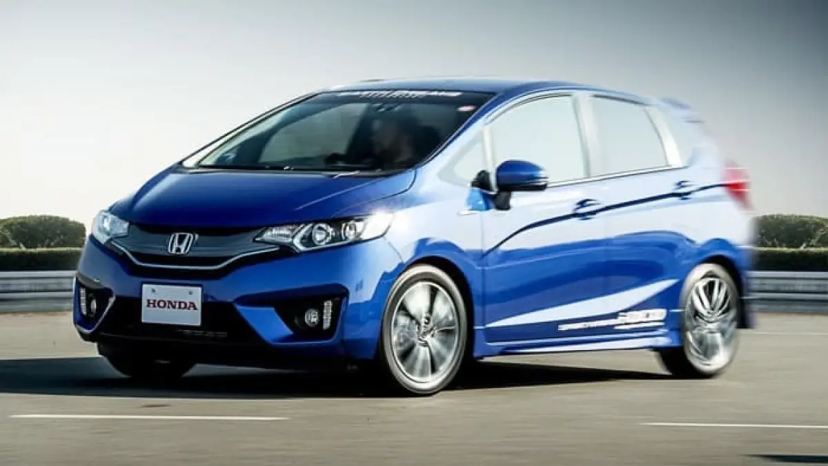 Honda Jazz 2026 hadir dengan teknologi hybrid e:HEV, Honda Sensing, desain baru, dan konsumsi BBM hingga 22 km/l. Simak fitur serta harganya.(pinterest)