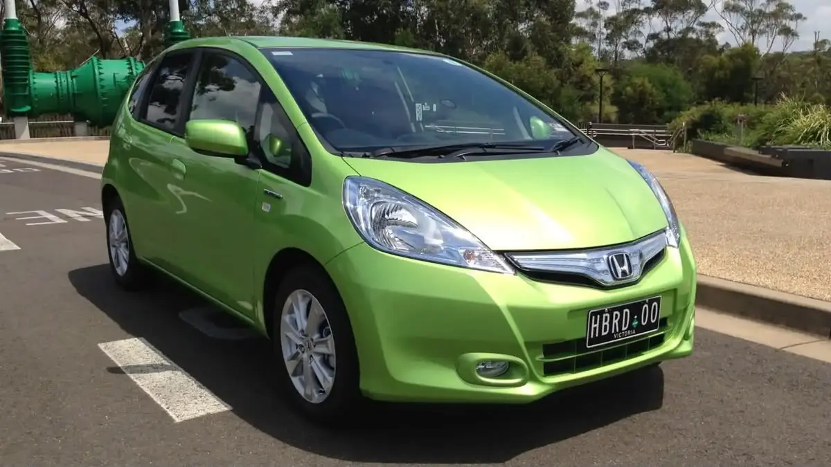 Honda Jazz Hybrid GR Cross 2026 tampil dengan teknologi e:HEV dan desain crossover. Simak review lengkap serta peluang hadir di Indonesia.(pinterest)