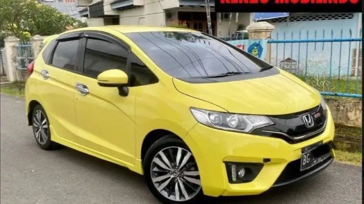 Honda Jazz RS bekas tetap diburu meski discontinue. Simak alasan harga masih tinggi, kelebihan mesin, fitur Ultra Seat, dan konsumsi BBM.(pinterest)