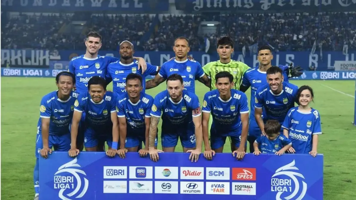 Pemain asing Persib Bandung 2026/2027 terus bertambah. Simak daftar pemain bertahan, rekrutan baru, serta target Oscar Rodriguez dan Patrick Klimala.(pinterest)