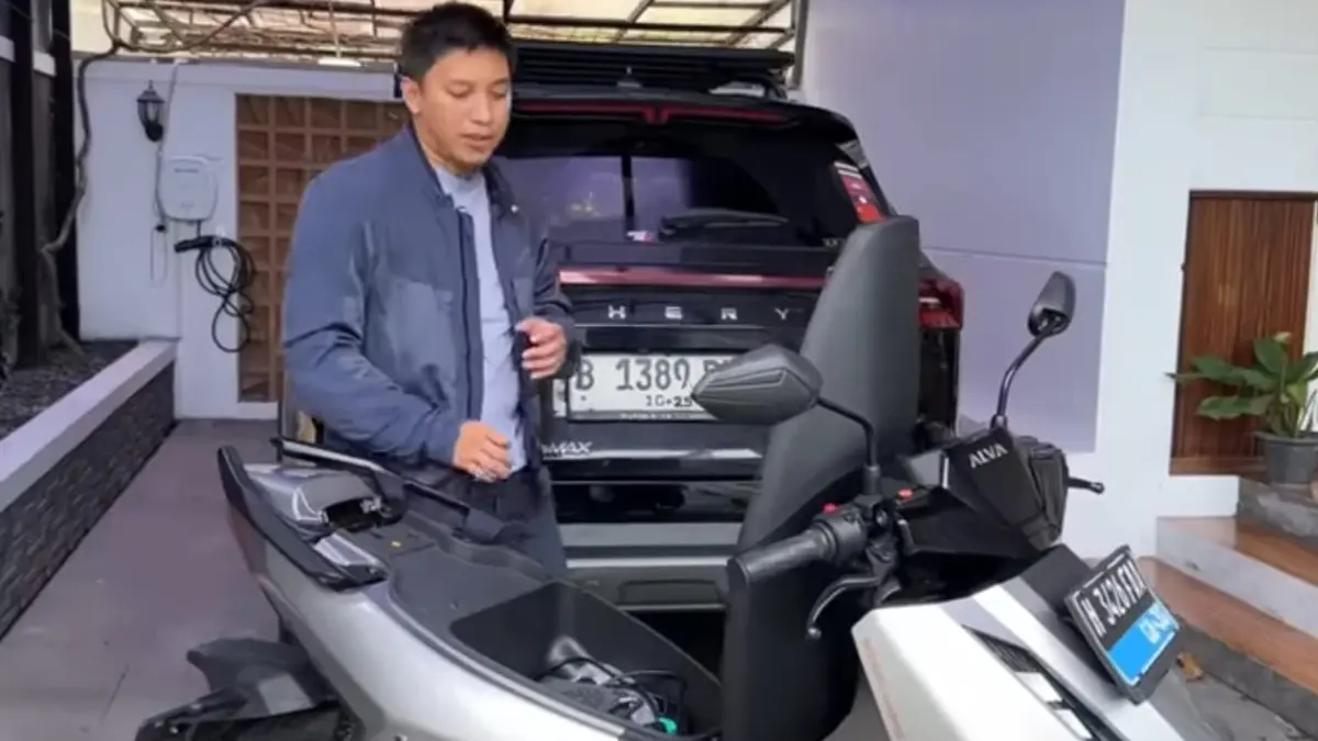 Alpha Entry Next Generation hadir dengan baterai LFP baru, jarak tempuh hingga 140 km, fitur lebih lengkap, dan harga mulai Rp30,5 juta.(ScYoutube)