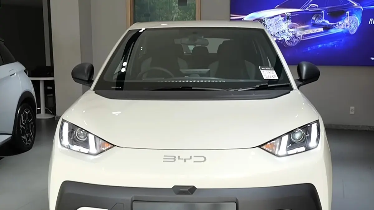 Banjir diskon di IIMS 2026 memicu tren mobil listrik turun harga massal. Cek potongan harga Hyundai Kona, VinFast, GAC Aion, hingga MG S5 di sini. (SC YOUTUBE)