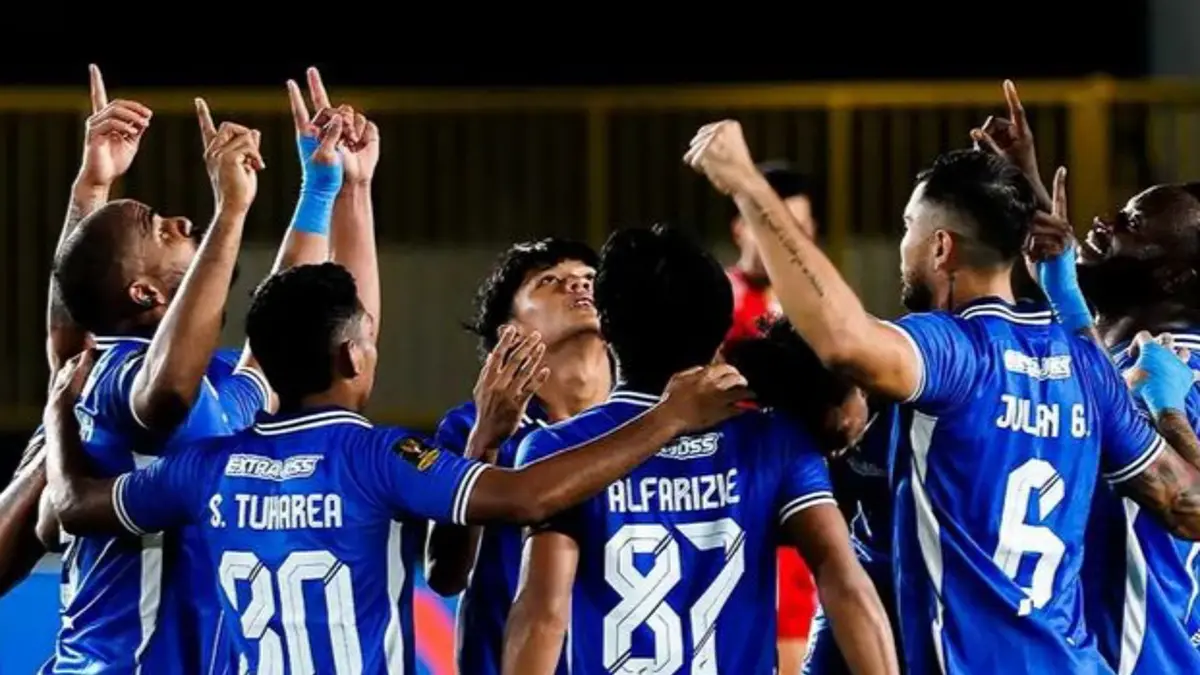 Christian Rokue resmi bergabung dengan Visaka FC dan dipastikan batal memperkuat Arema FC. Singo Edan kini harus mencari playmaker asing baru. (Pinterest) 