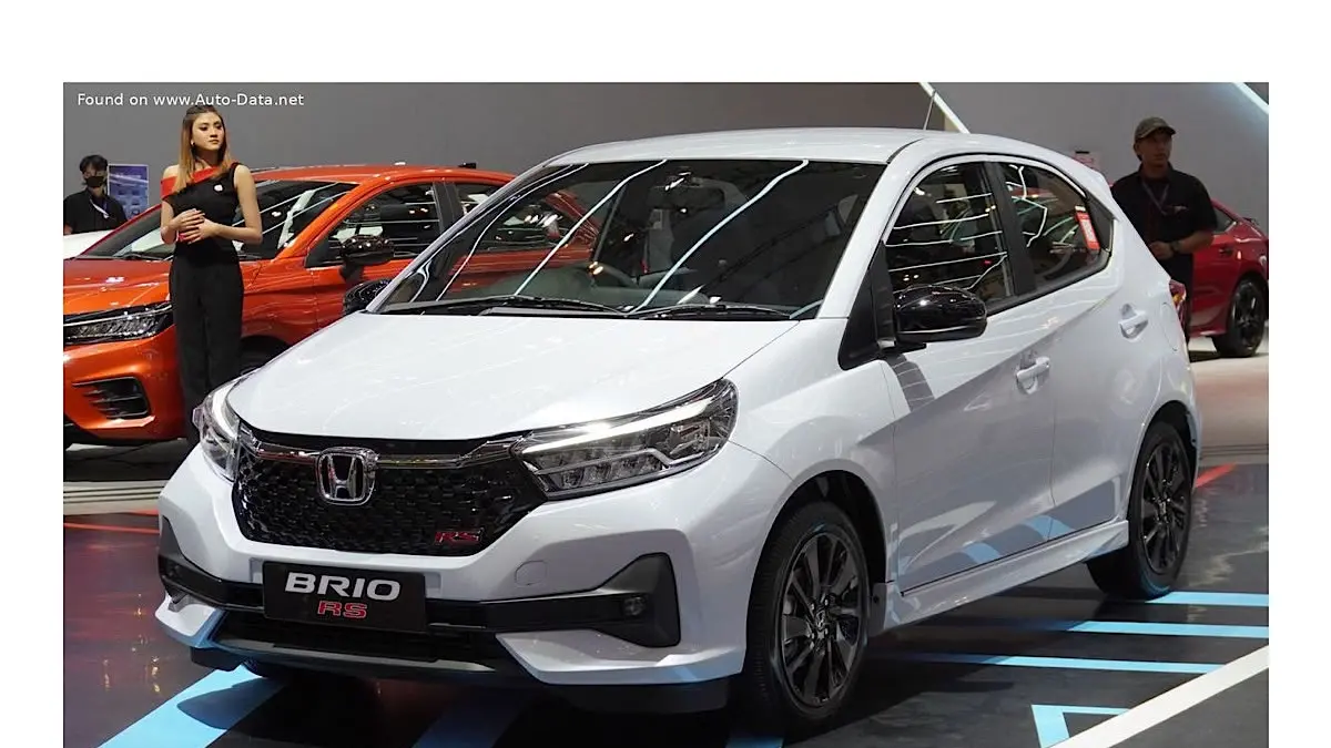 Honda Brio Satya CVT menawarkan mesin 1.200 cc empat silinder, desain sporty, dan kabin nyaman. Simak kelebihan serta kekurangannya sebelum membeli.(pinterest)