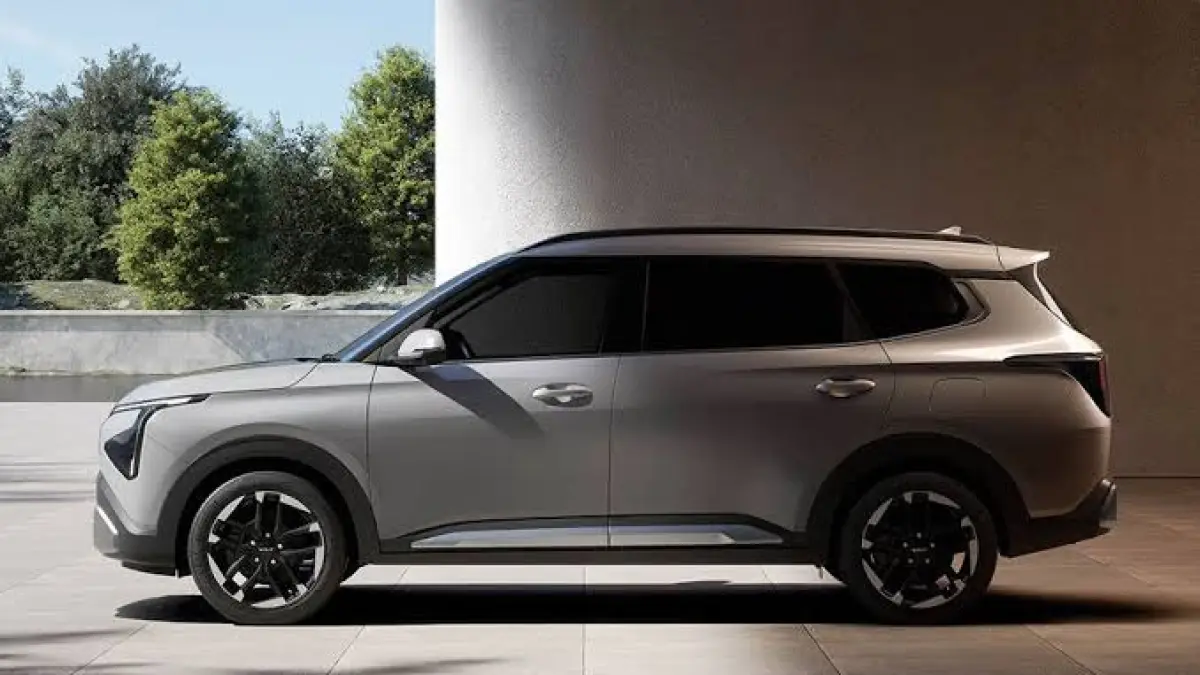 Kia Carens Facelift 2026 hadir dengan desain lebih modern, mesin Smartstream 1.5 liter yang efisien, kabin premium, serta fitur keselamatan ADAS untuk menunjang kenyamanan perjalanan keluarga.