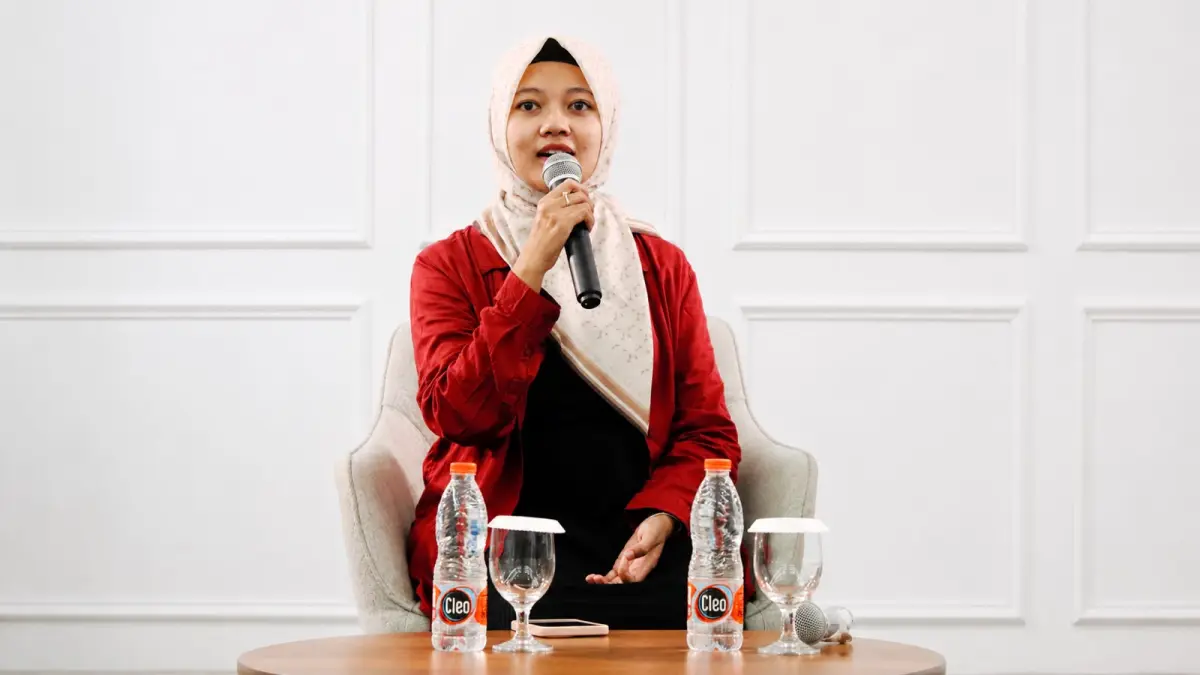 Maharani Kristianti : Admin Kacamata Blitar