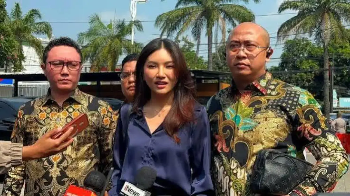 Sarwendah menghadiri sidang perdana gugatan hak asuh anak di Pengadilan Negeri Jakarta Selatan yang masih beragendakan pemeriksaan administrasi dan penunjukan mediator.