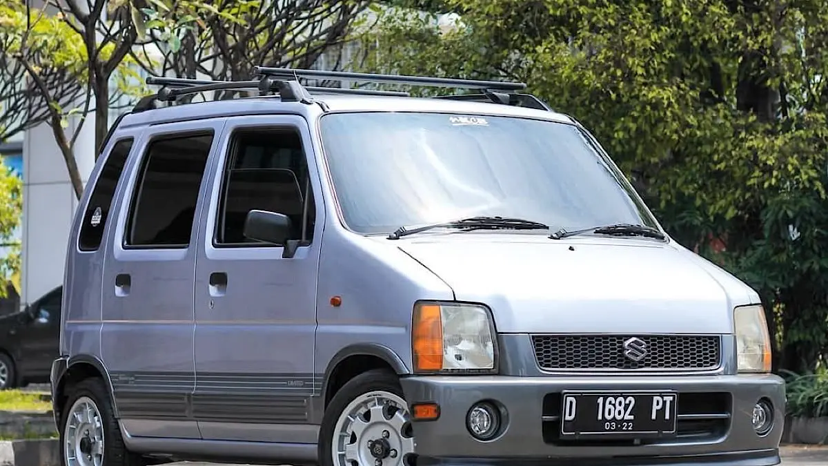 Suzuki Karimun Wagon R bekas masih layak dibeli. Simak kelebihan, kekurangan, konsumsi BBM, fitur, dan harga bekas city car irit ini.(pinterest)