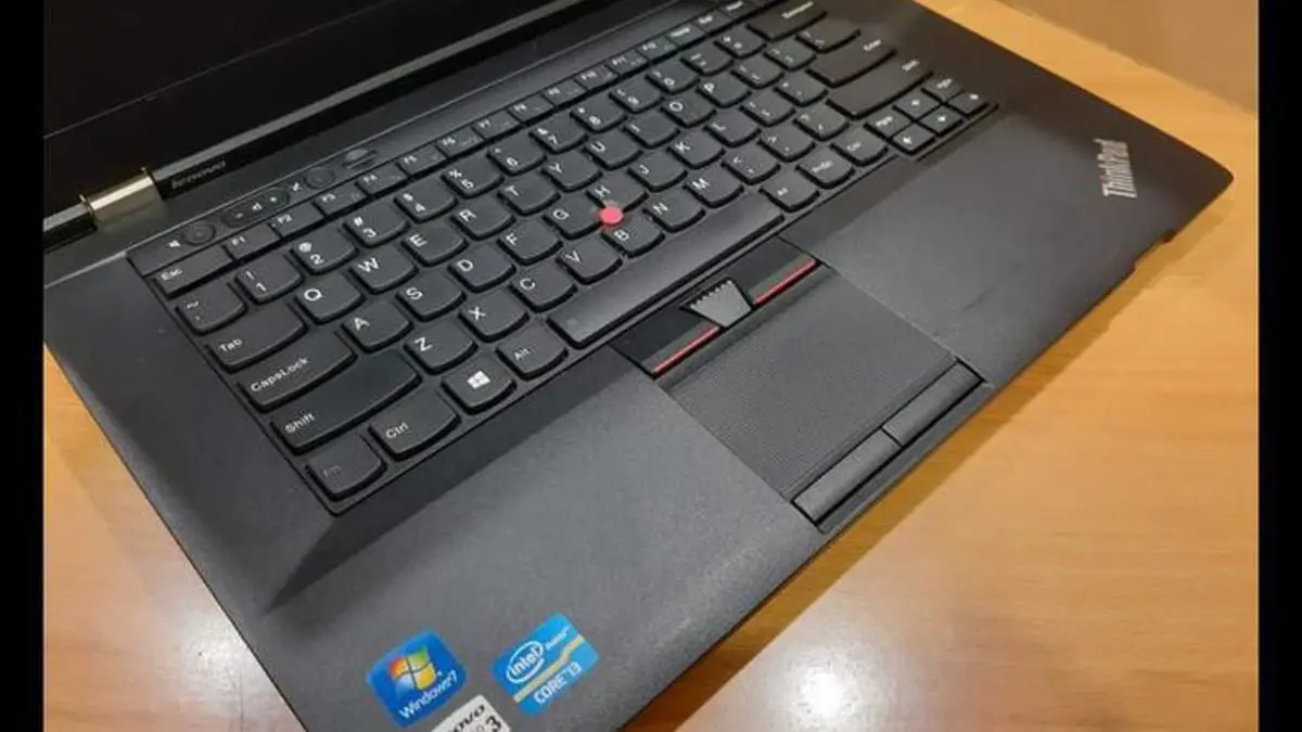 ThinkPad bekas terbaik 2026 untuk coding dan desain grafis hadir dengan RAM 16GB, SSD NVMe, dan harga mulai 5 jutaan.(Pinterest)