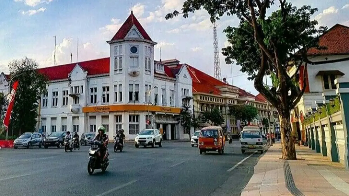 Jelajahi 11 bangunan bersejarah di Blitar, mulai Candi Penataran, Istana Gebang, Makam Bung Karno hingga berbagai candi peninggalan Majapahit.(pinterest) 