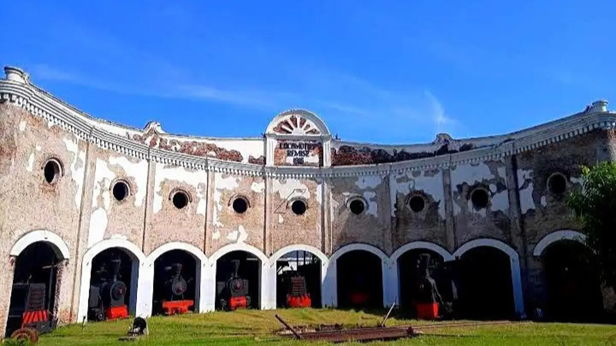 Jelajahi Karanganyar Coffee Plantation Blitar dengan Rumah Loji, kamar Bung Karno, pabrik pengolahan kopi, kafe, dan wisata edukasi sejarah. (Pinterest) 