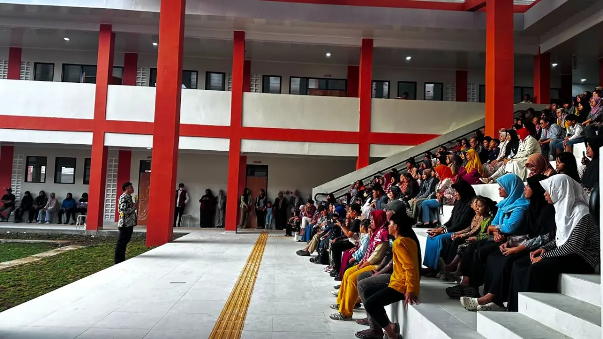 Kuota Sekolah Rakyat Kota Blitar baru terisi 100 siswa. Pemkot terus melakukan pendekatan kepada orang tua agar kuota 270 siswa terpenuhi.