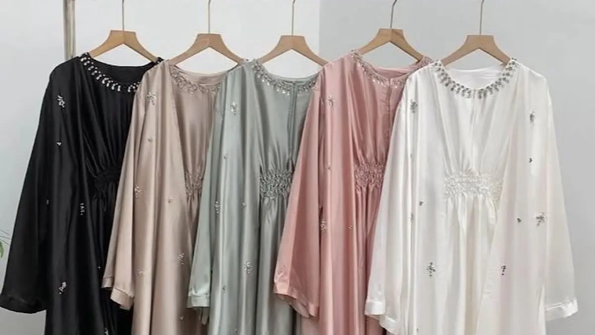 Berburu fashion muslim di Thamrin City Jakarta. Tersedia abaya Dubai, gamis Maroko, baju koko, dan busana sarimbit murah hingga premium.(pinterest)