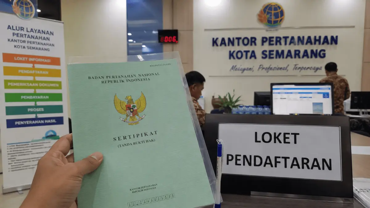 Ilustrasi :  proses pengurusan roya sertifikat rumah di Kantor Pertanahan (BPN) setelah pelunasan KPR, sebagai langkah menghapus hak tanggungan dan memperbarui status kepemilikan tanah.
