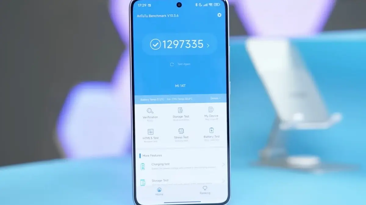Cek rekomendasi HP untuk pelajar RAM 8/256 GB terbaik 2026 dari harga Rp1 jutaan dengan baterai awet hingga 7000 mAh. Cek fiturnya! (SC YOUTUBE)
