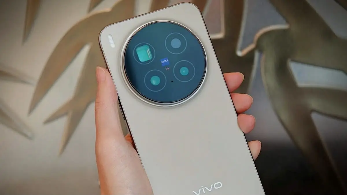 Perbandingan Vivo X300 Ultra vs Oppo Find X9 Ultra dari segi kamera, Snapdragon 8 Elite Gen 5, baterai, harga, hingga Origin OS vs Color OS.(pinterest)