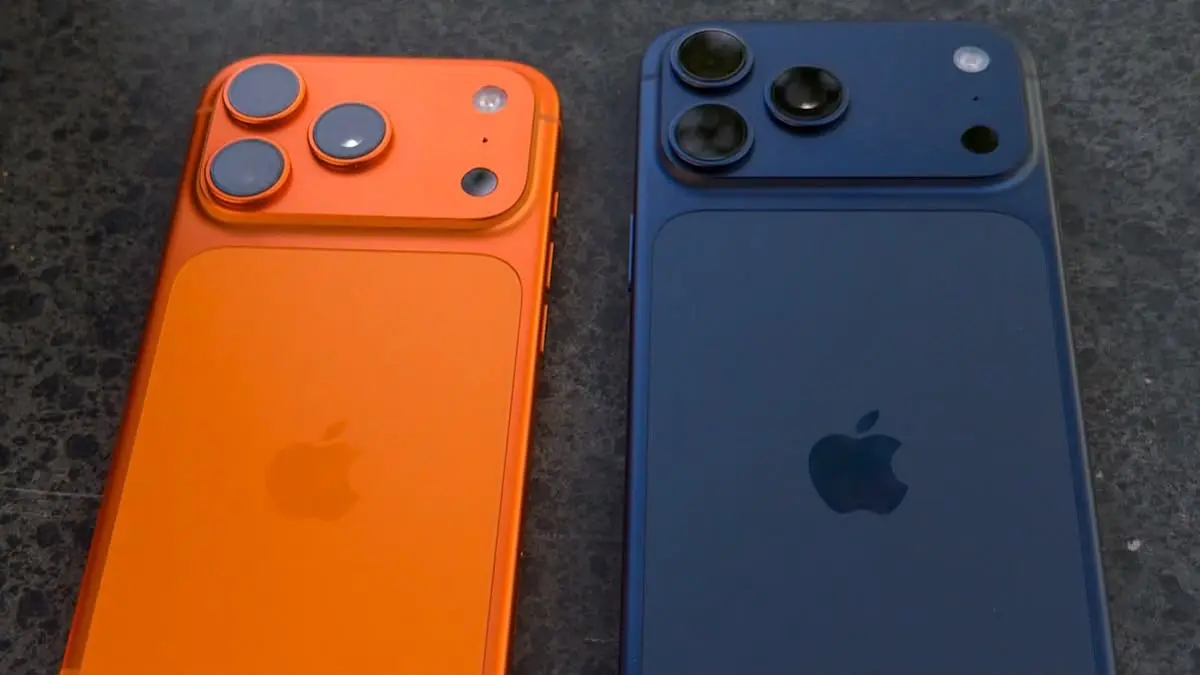 Review iPhone 17 Pro versi GadgetIn: Cek performa chip A19 Pro, bodi aluminium adem, ketahanan baterai 4000 mAh, dan kamera depannya.(pinterest)