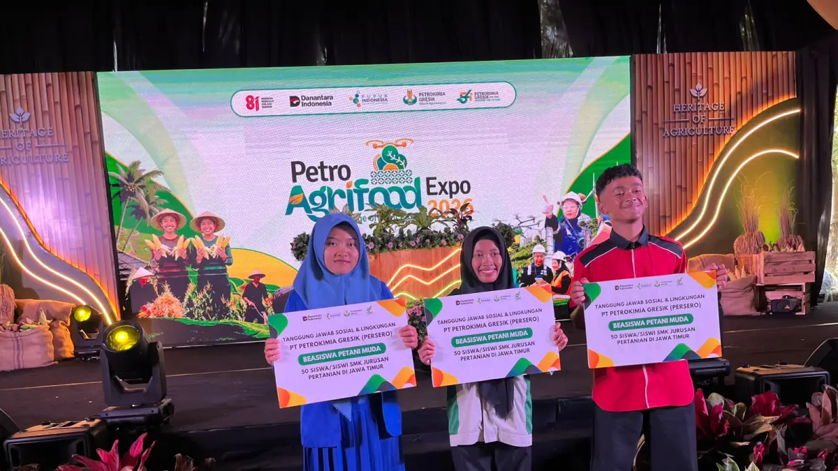 SMKN 1 KADEMANGAN UNTUK RADAR BLITAR
WUJUD KETEKUNAN: Para siswa SMKN 1 Kademangan berhasil memperoleh beasiswa petani muda usai mengikuti Petro Agrifood Expo 2026 yang digelar oleh PT Petrokimia Gresik (Persero).