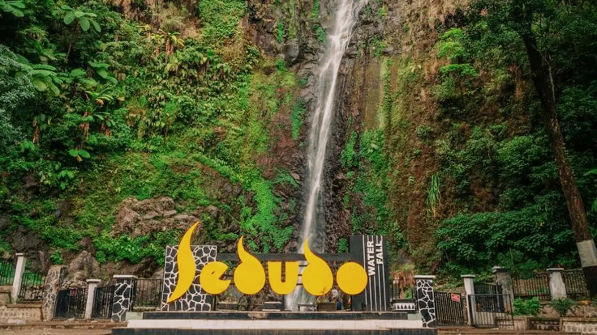 Intip rekomendasi wisata di Nganjuk paling hits mulai dari air terjun memukau hingga bendungan terpanjang se-Asia Tenggara. (PINTEREST)
