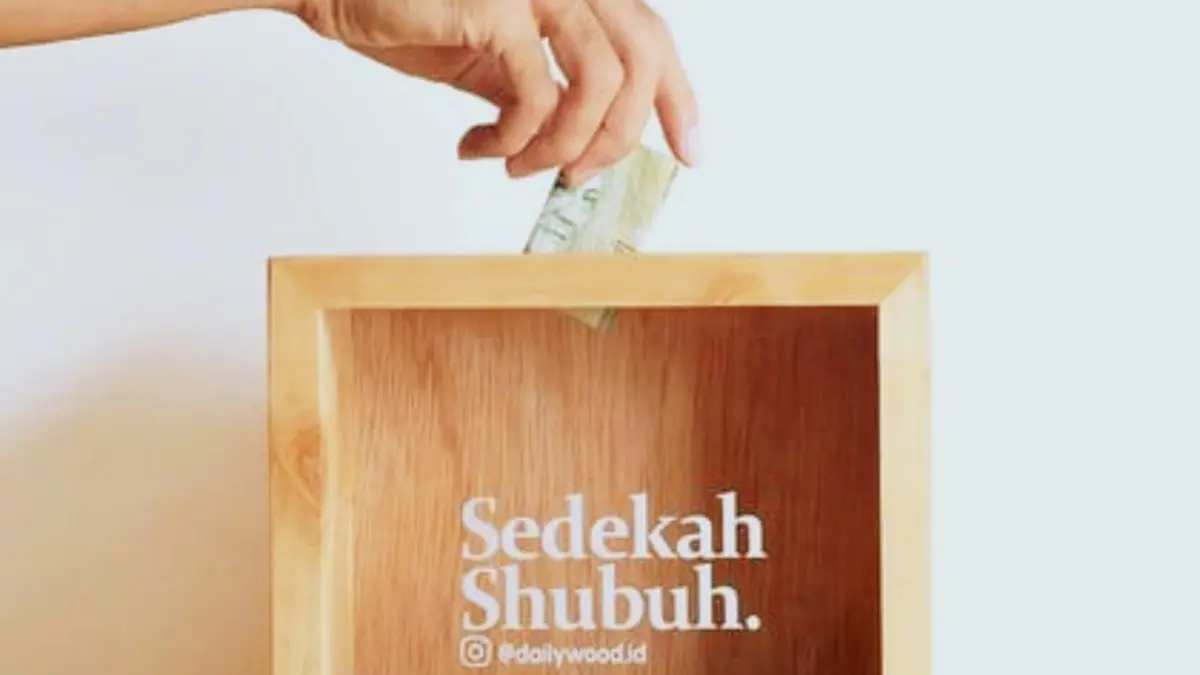Pahami keutamaan bersedekah shubuh menurut penjelasan syariat, mulai dari waktu pelaksanaan hingga cara praktis menyalurkan harta di pagi hari. (PINTEREST)