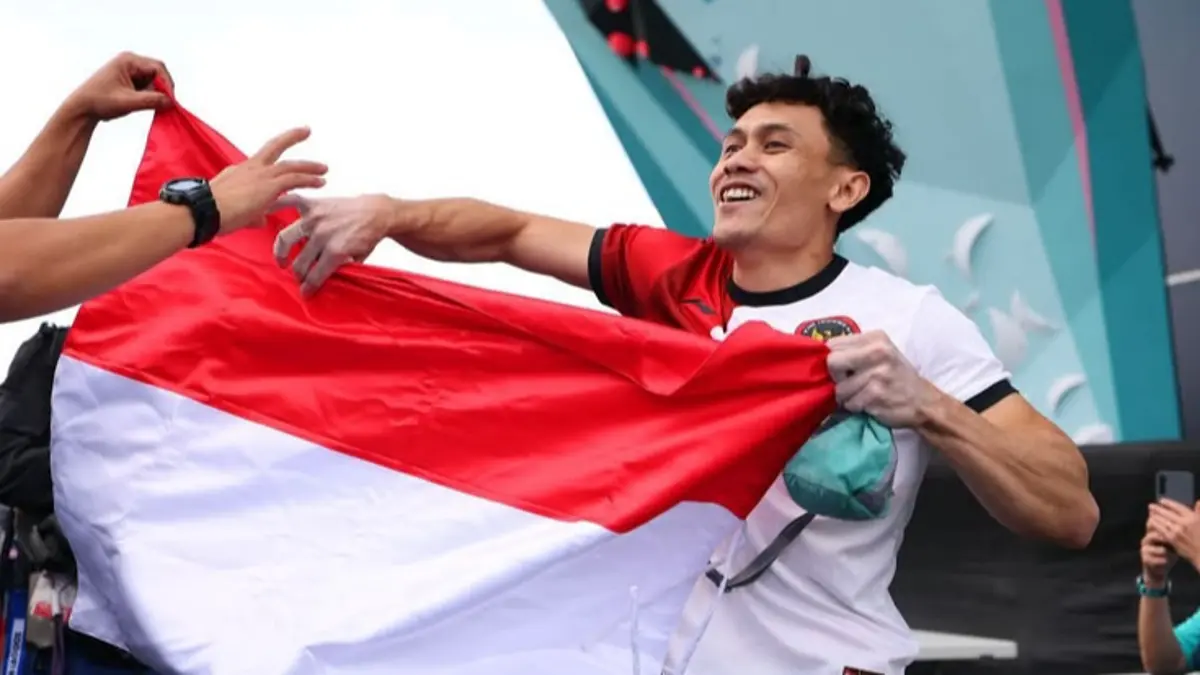 Veddriq Leonardo meraih medali emas Speed World Cup Salt Lake City setelah mengalahkan Peng Wu di final. Atlet Indonesia mencatat waktu 4,95 detik.(Pinterest) 