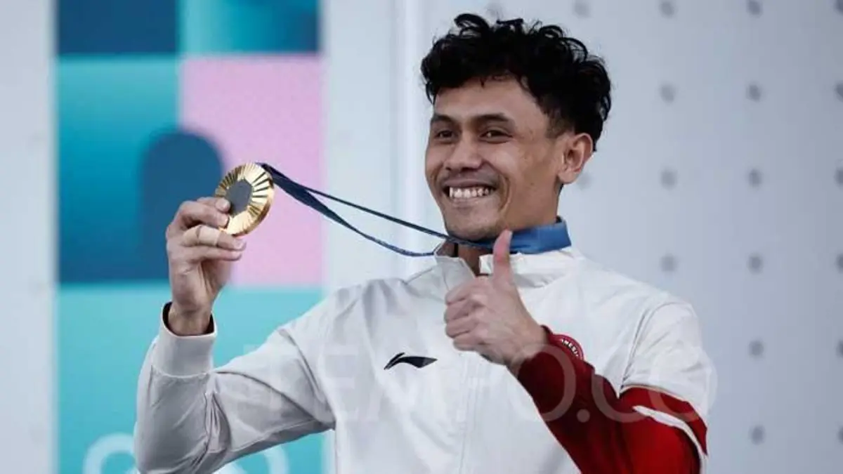 Veddriq Leonardo meraih medali emas Speed World Cup Salt Lake City usai mengalahkan Peng Wu di final. Atlet Indonesia mencatat waktu 4,95 detik. (Pinterest) 