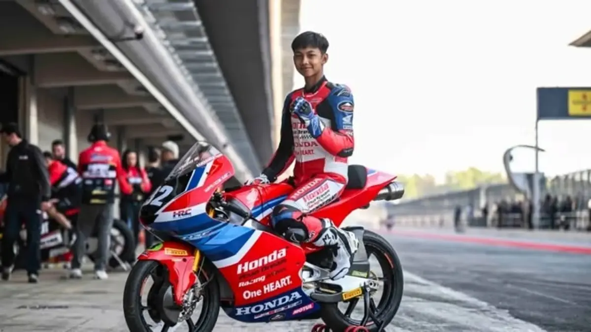Kiandra Ramadhipa sukses amankan poin krusial di Moto3 JuniorGP Prancis 2026. Intip hasil lengkap dan posisi klasemen terbarunya di sini! (SC INSTAGRAM)