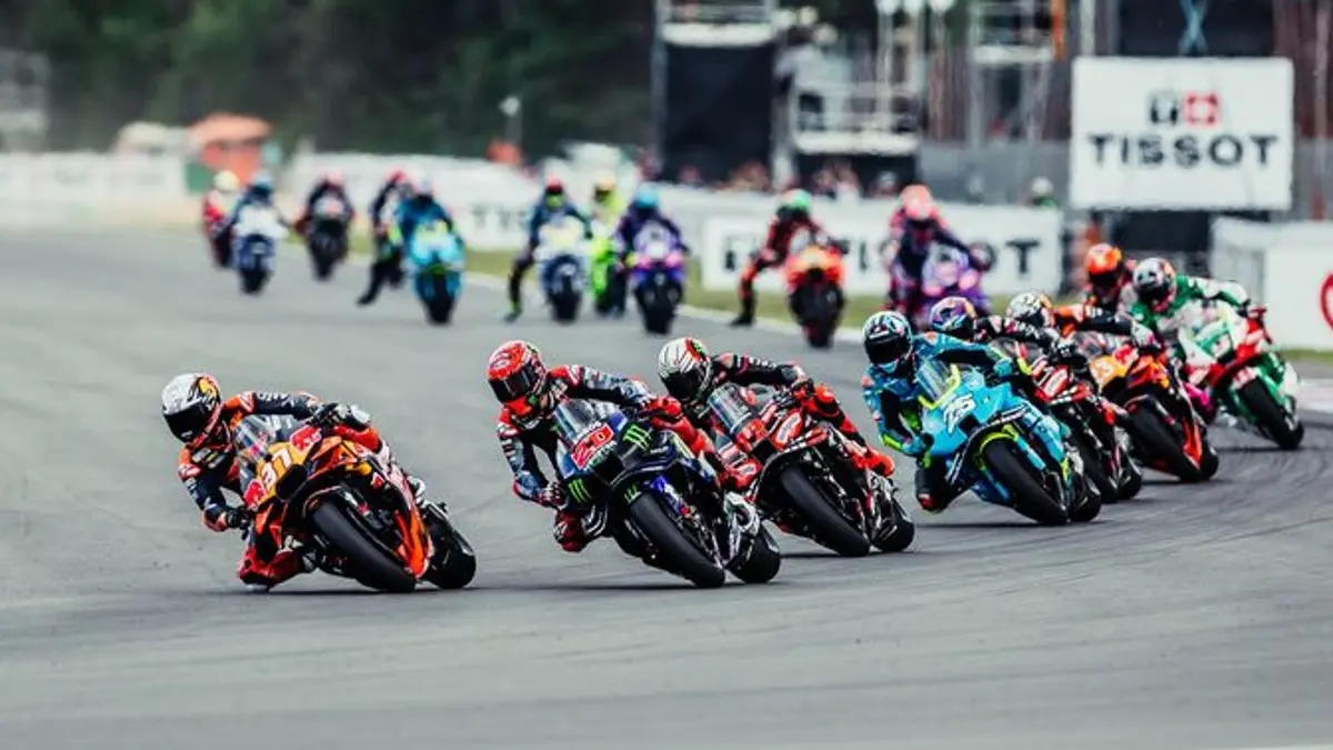 Klasemen Moto3 2026 terbaru menempatkan Veda Ega Pratama di posisi 6 besar. Cek jadwal lengkap GP Silverstone Inggris di sini! (PINTEREST)