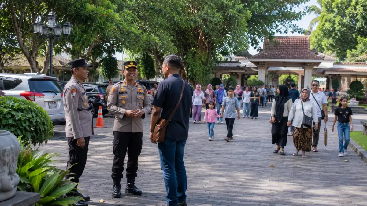 Makam Bung Karno Ramai Pengunjung