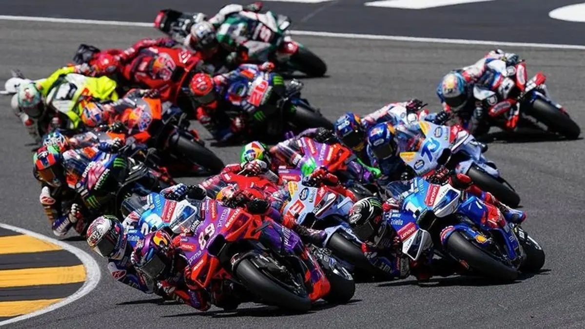 Update klasemen Moto3 terbaru jelang GP Inggris 2026 di Silverstone. Veda Ega Pratama kokoh di posisi 6 dan bersaing ketat di kategori Rookie of the Year. (PINTEREST)