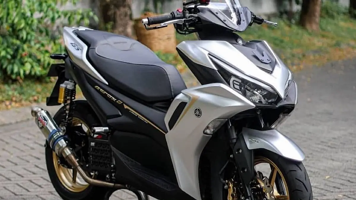 Yamaha Aerox E resmi diperkenalkan di India dengan desain Aerox Gen 2, motor listrik bertenaga 48 Nm, jarak tempuh hingga 106 km, dan fitur Y-Connect.(pinterest)
