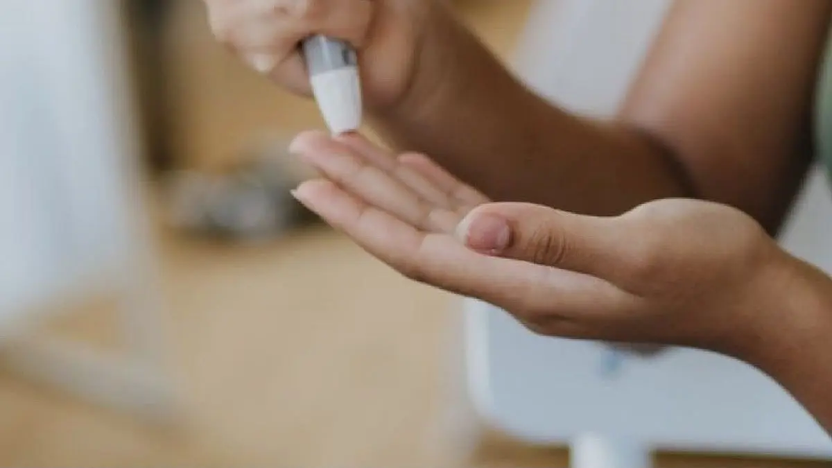 Gejala diabetes tipe 2 sering muncul tanpa disadari. Kenali 11 tandanya, mulai sering haus, berat badan turun, luka sulit sembuh, hingga kesemutan agar terhindar dari komplikasi.(pinterest)