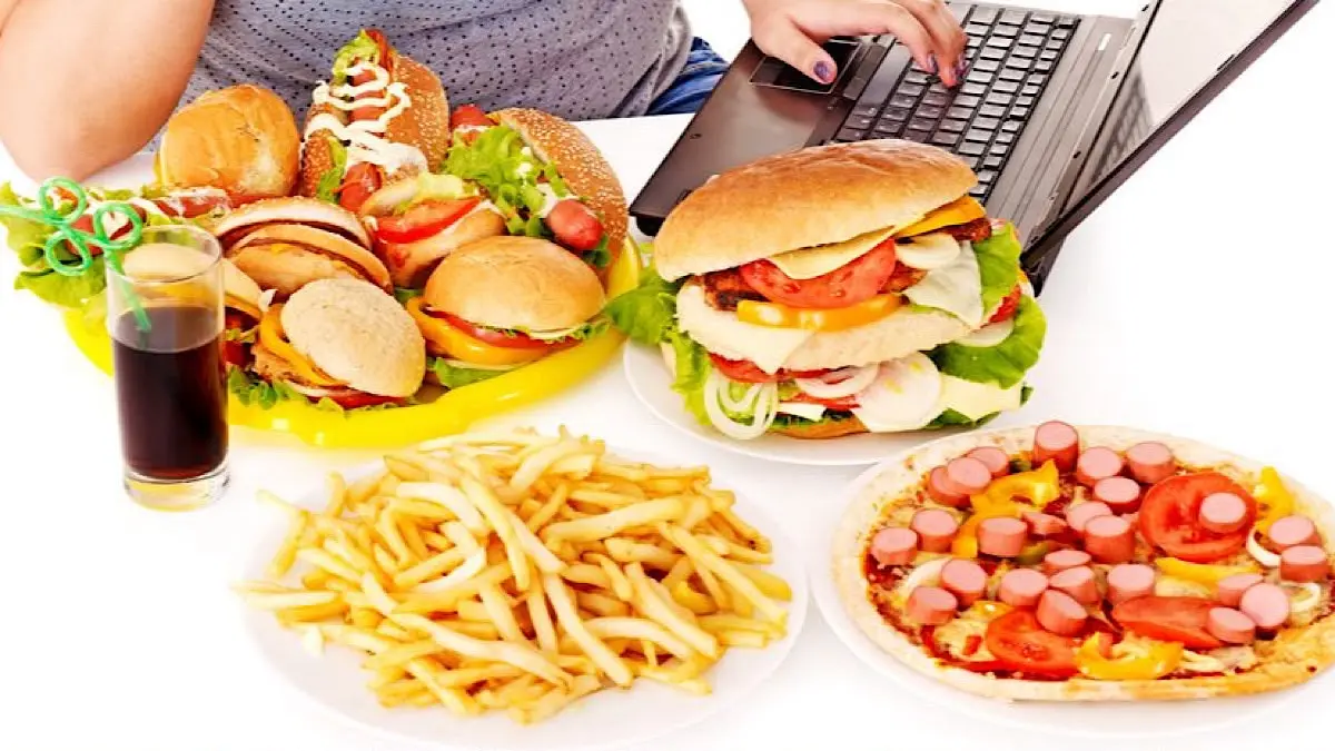 Junk food bikin ketagihan karena kombinasi gula, garam, dan lemak memengaruhi sistem penghargaan di otak. Simak penjelasan lengkap dan cara mengonsumsinya dengan bijak.(pinterest)