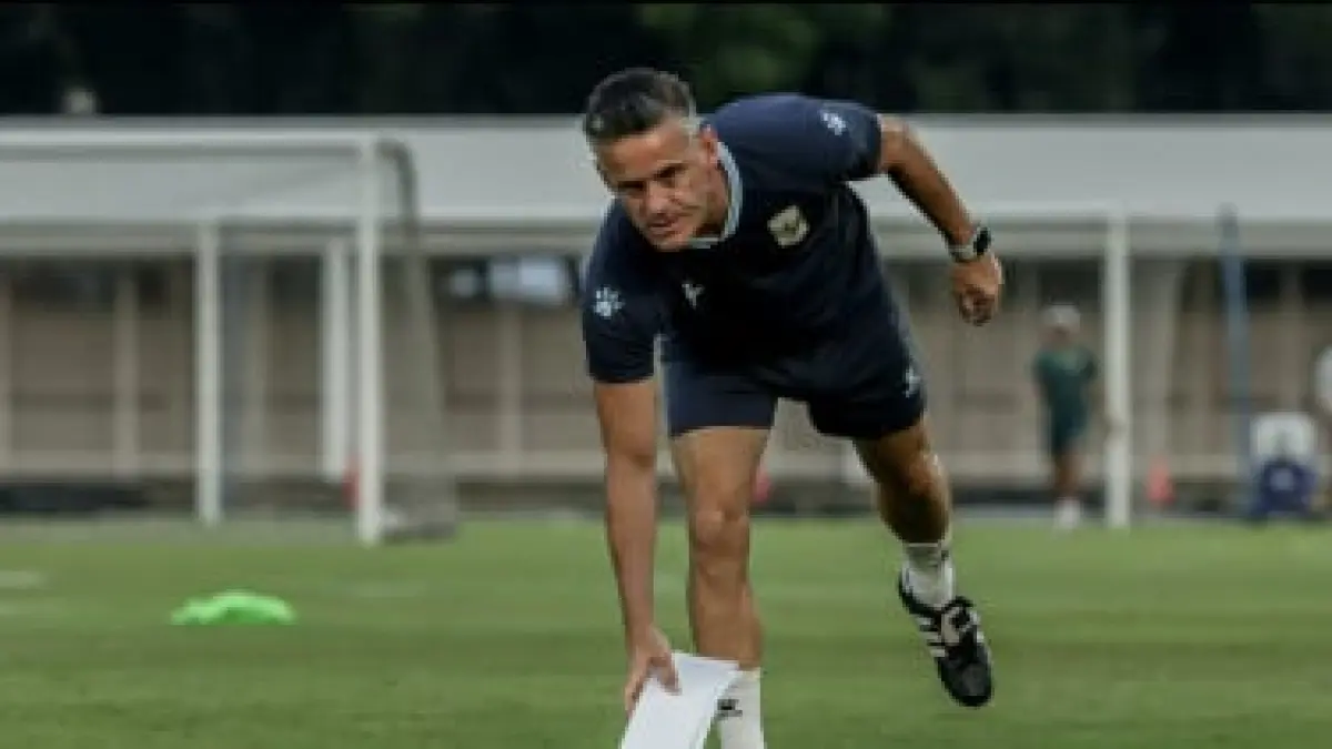 John Herdman terdepan ungguli Van Bronckhorst untuk kursi pelatih Timnas Indonesia. Status bebas transfer bikin negosiasi PSSI melaju lebih cepat.
