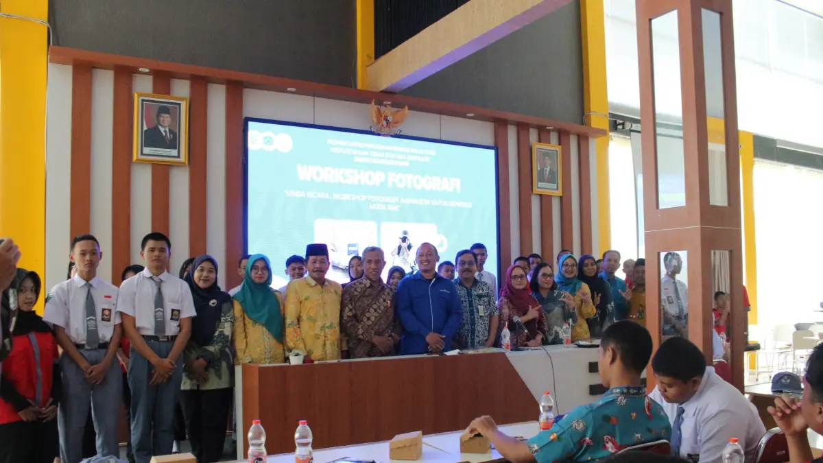 Pelaksanaan Workshop Fotografi bertajuk "Lensa Bicara: Workshop Fotografi Jurnalistik untuk Generasi Muda SMK" di SMKN 1 Kademangan, pada Kamis (30/7).