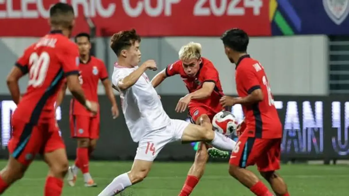 Vietnam dan Singapura akan saling berhadapan pada matchday ketiga Grup A Piala AFF 2026. Duel ini diprediksi berlangsung sengit karena kedua tim tengah bersaing memperebutkan posisi teratas klasemen sementara.

