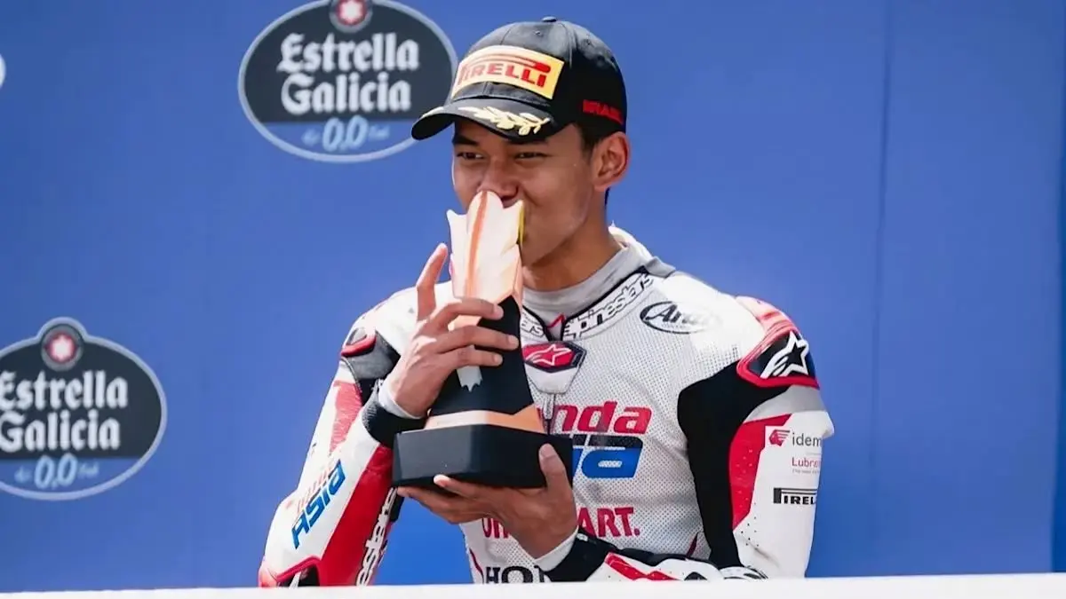 Veda Ega Pratama tampil luar biasa pada tes Moto3 Jerez 2026. Mapping baru Honda disebut menjadi kunci hingga mampu menyaingi KTM dan mengukuhkan status rookie berbahaya.(pinterest)